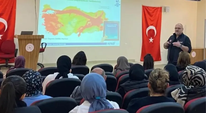 AFAD Erzincan’dan Yurt Personeli ve Öğrencilerine Afet Eğitimi