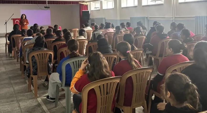 Aile ve Sosyal Hizmetler’den Öğrencilere Bilinçlendirme Eğitimi