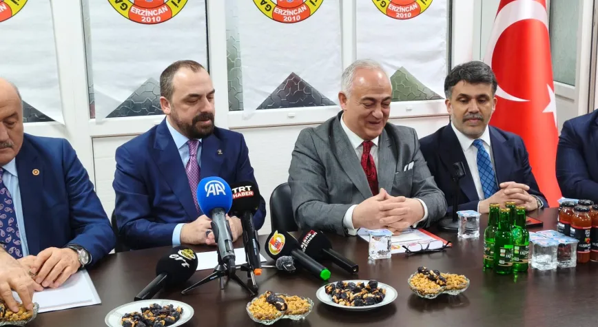 AK Parti Genel Başkan Yardımcısı Faruk Acar, Erzincan’da Gazetecilerle Bir Araya Geldi