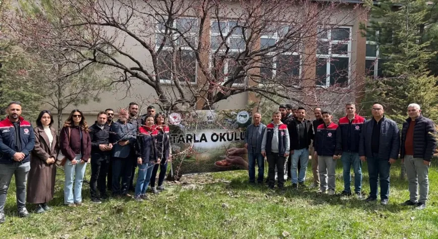 Bahçe Kültürleri Enstitüsü’nden Kars’ta Üreticiye Uygulamalı Eğitim