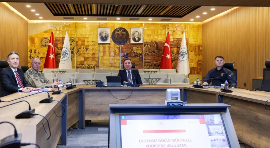 Bölge Valileri Düzensiz Göçle Mücadele İçin VKS Üzerinden Bir Araya Geldi