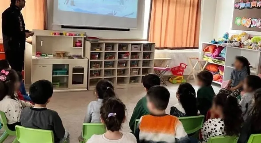 Erzincan Emniyeti Miniklere Siber Güvenlik Eğitimi Verdi