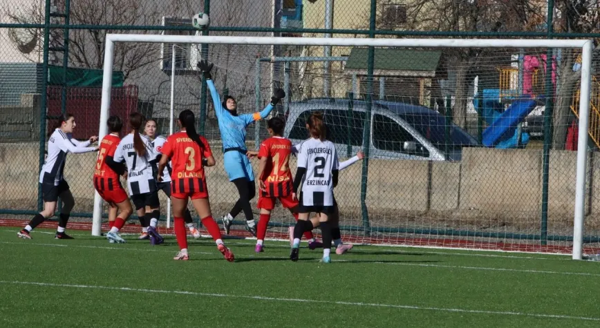 Erzincan Gençler Gücü Evinde Zorlandı, Siverek Kadınspor’dan Farklı Galibiyet