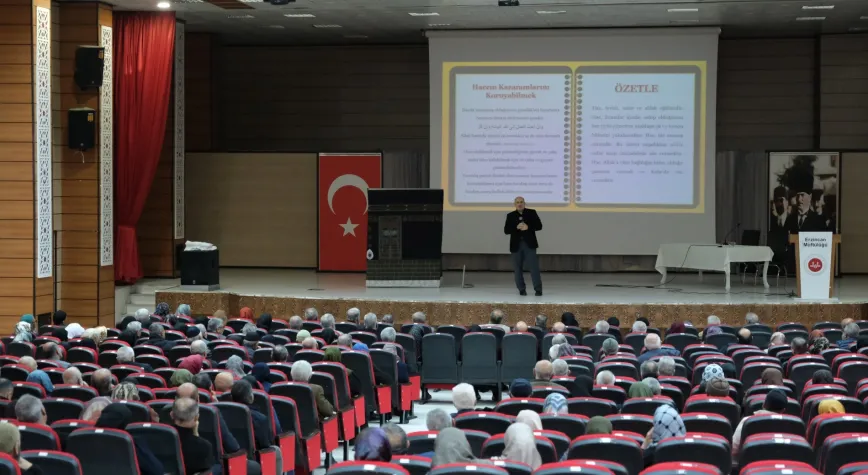 Erzincan’da 260 Hacı Adayına Hac Hazırlık Semineri