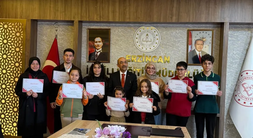 Erzincan’da “Aile Yılı” Yarışmalarında Dereceye Giren Öğrenciler Ödüllendirildi
