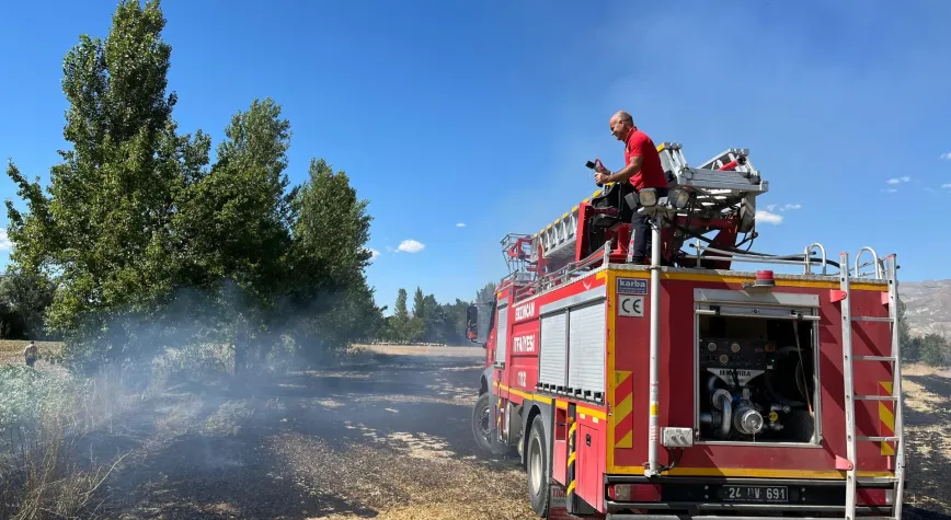 Erzincan’da Anız Yangını Paniğe Neden Oldu