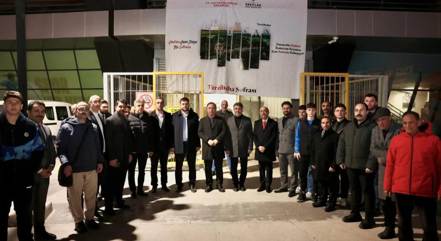 Erzincan’da “Büyük Aile İftarı”nda Gençler ve Hemşehriler Bir Araya Geldi