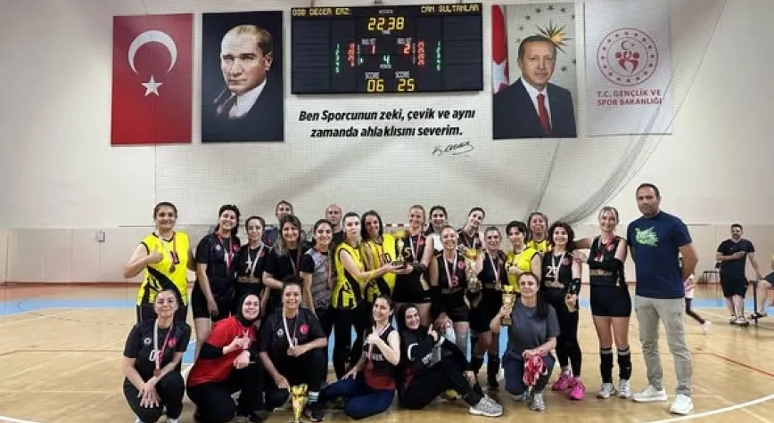 Erzincan’da “Evinin Sultanları” Voleybol Turnuvası Sona Erdi: Şampiyon Can Sultanlar