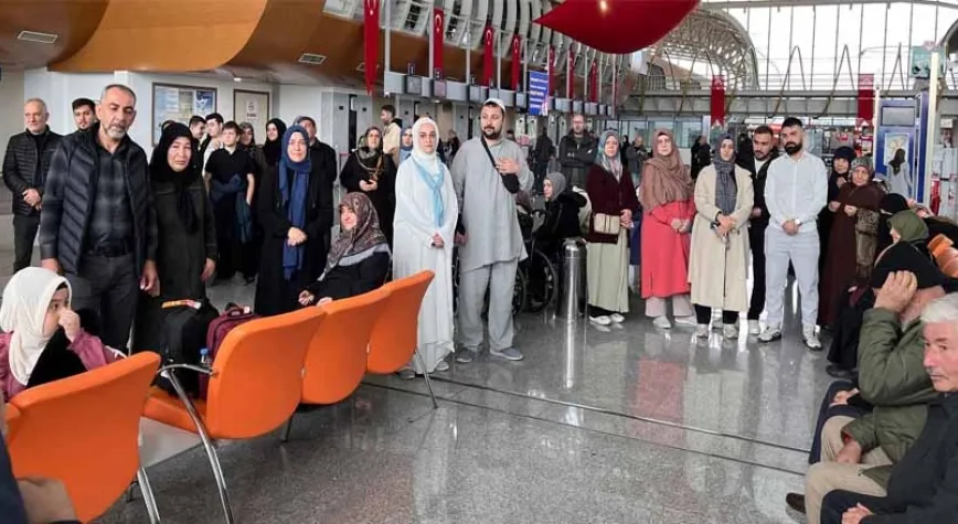 Erzincan’dan 34 Kişilik Umre Kafilesi Dualarla Uğurlandı