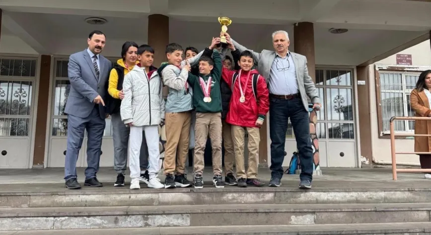 İMKB Müşir Zeki Paşa Ortaokulu Atletizmde İl Şampiyonu Oldu