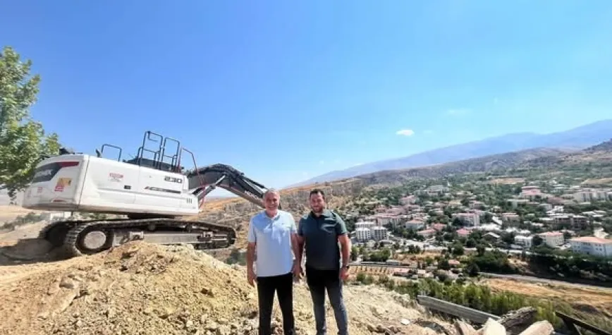 Kemah’ta Bayrak Tepe Cam Teras Projesi İçin İlk Kazma Vuruldu
