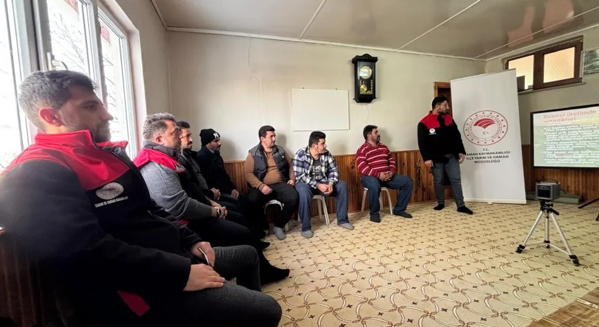 Kemah’ta Tarım Ekiplerinden Kış Mesaisı: Çiftçiler Yalnız Bırakılmıyor