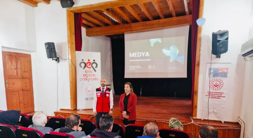 Kemaliye’de Velilere Yönelik “Bilinçli Medya Kullanımı” Konferansı Düzenlendi