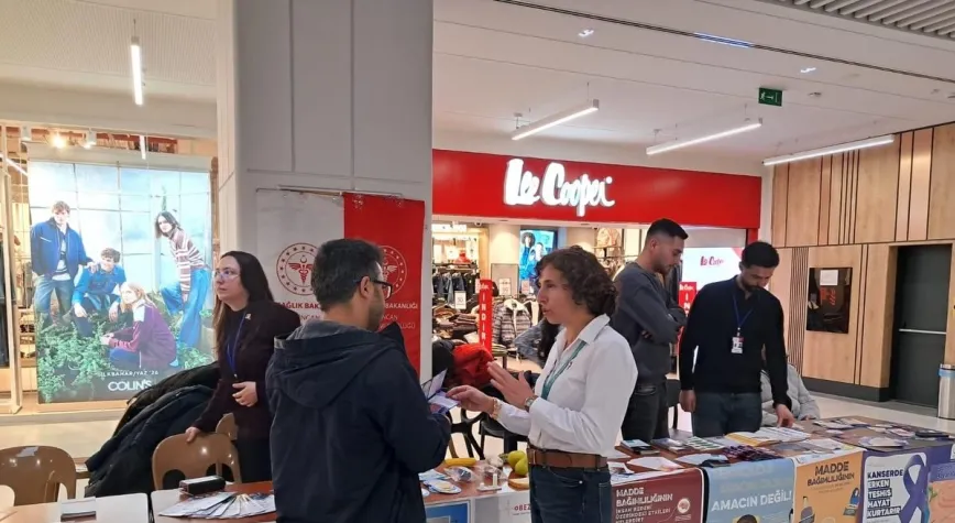 Kolorektal Kanser Farkındalık Ayı Kapsamında Bilgilendirme Standı Kuruldu