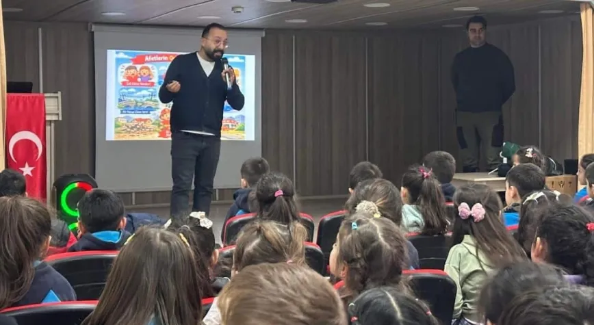 Minik Öğrenciler Deprem Bilinciyle Tanıştı