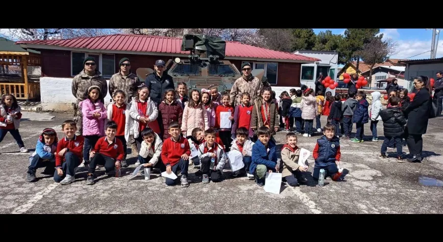 Minik Öğrencilerden Anlamlı Ziyaret: Polis Haftası’nda Güvenlik Güçleriyle Buluştular