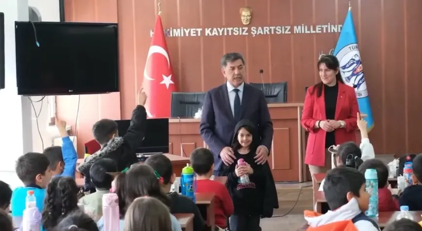 Minik Öğrencilerden Erzincan Belediyesi’ne Anlamlı Ziyaret