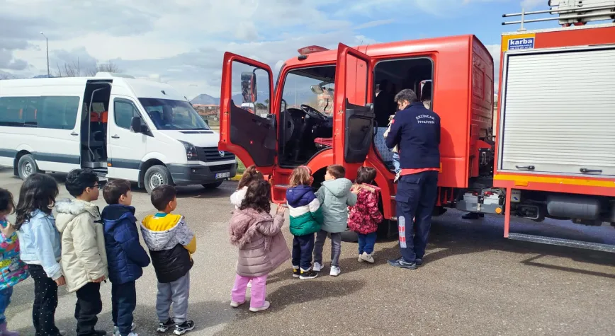 Miniklerden İtfaiyeye Anlamlı Ziyaret