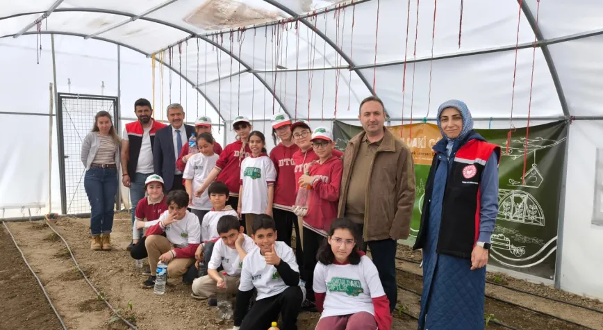Okuldaki Çiftlik Projesiyle Çocuklar Üretimi Öğreniyor