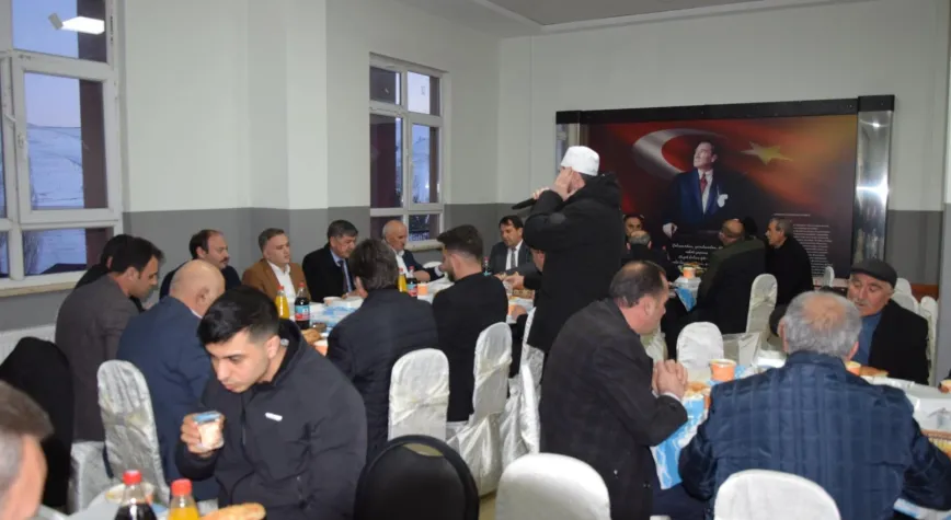 Otlukbeli’nde Ramazan Bereketi: Protokol ve Vatandaşlar İftar Sofrasında Buluştu