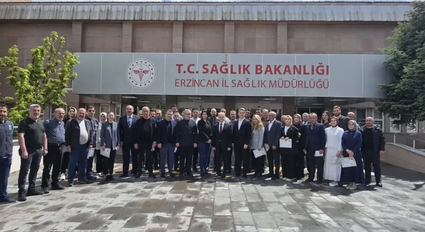 Sağlık Personeline Başarı Belgesi Takdim Edildi
