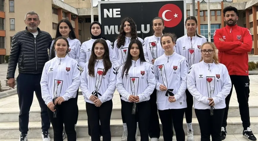 Sahada Zafer, Yüreklerde Vefa: Erzincanlı Sporculardan Örnek Davranış