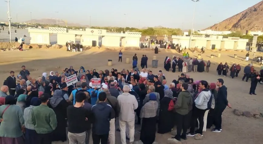 Sömestr Tatilinde Umre Ziyareti: Uhud’da Manevi Program Düzenlendi