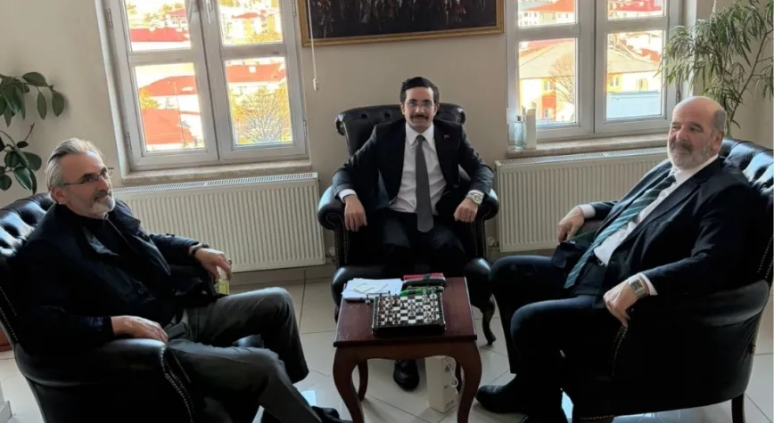 Süleyman Tan Refahiye’de Esnaf ve Kaymakam Köroğlu ile Bir Araya Geldi