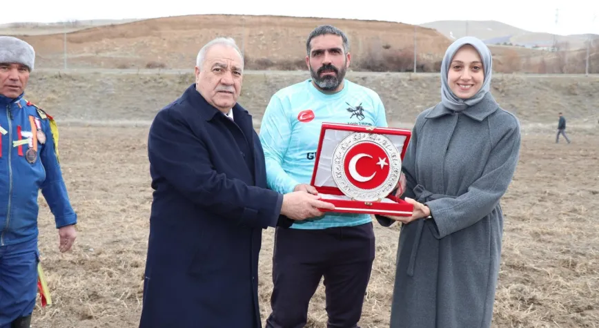 Tercan’ın Kurtuluş Coşkusunda Cirit Heyecanı