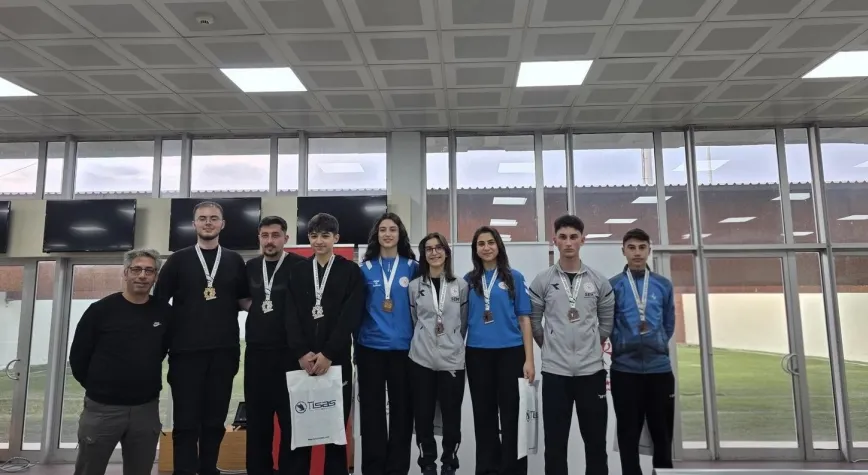 Trabzon’daki Havalı Silahlar Müsabakalarında Erzincan Fırtınası: 9 Madalya ile Döndüler