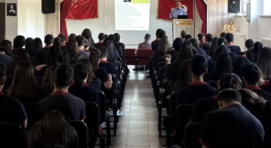 Ulalar Anadolu Lisesi'nde "Hedefimiz Edebimiz" Konferansı