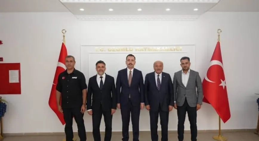 Üzümlü Kaymakamı Hökelekli’ye Hayırlı Olsun Ziyareti
