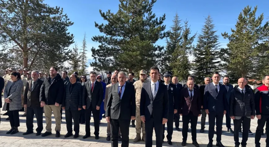Üzümlü’de 18 Mart Töreni: Şehitler Minnetle Anıldı