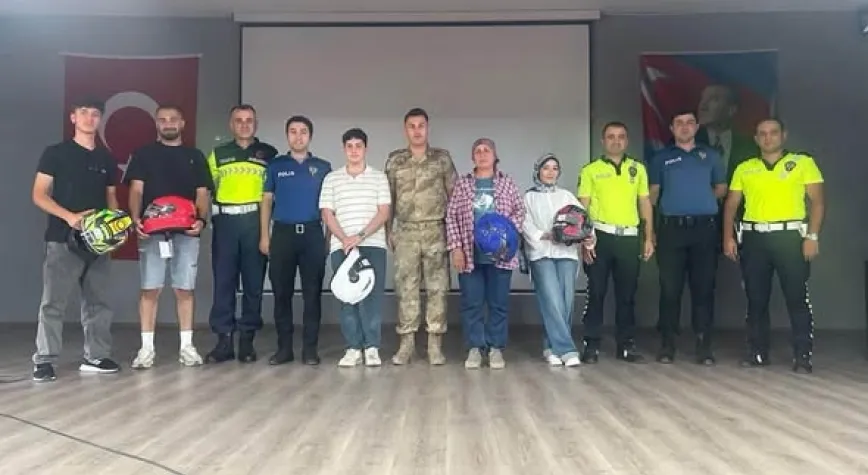 Üzümlü’de Motosiklet Sürücülerine Trafik Güvenliği Eğitimi