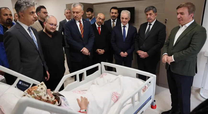 Vali Aydoğdu ve Protokol Üyeleri Hastaları Ziyaret Etti