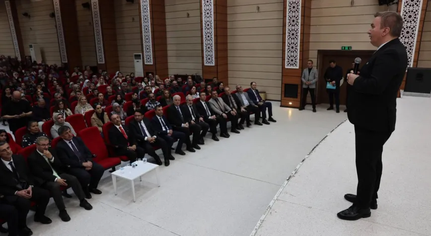 Vali Aydoğdu Velilerle Buluştu: “Eğitim Hayatın Her Alanında Devam Eder”