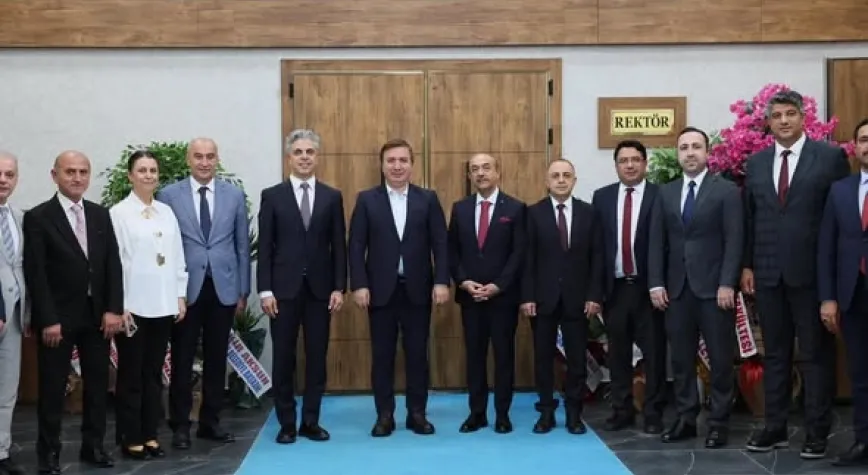 Vali Aydoğdu’dan Rektör Kuyrukluyıldız’a Hayırlı Olsun Ziyareti