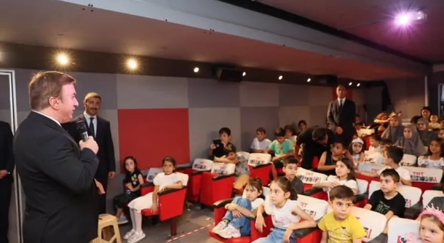 Vali Aydoğdu’dan TRT Sinema Tırı’na Ziyaret